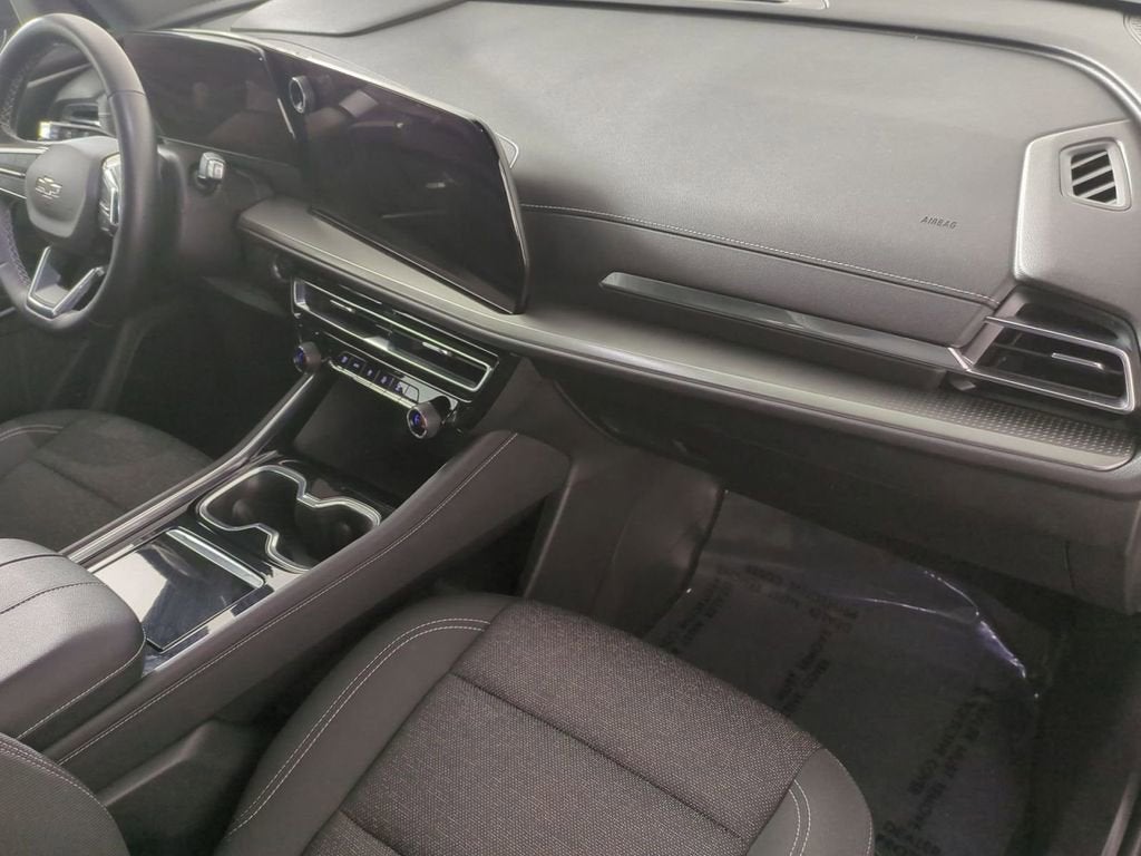 2024 Chevrolet Traverse LS