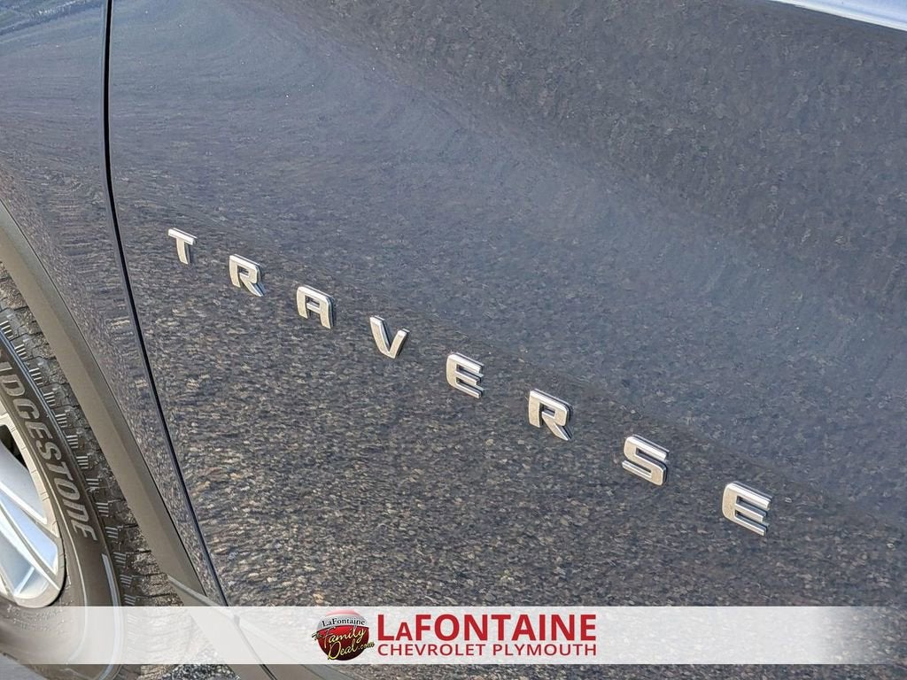 2023 Chevrolet Traverse LT Cloth