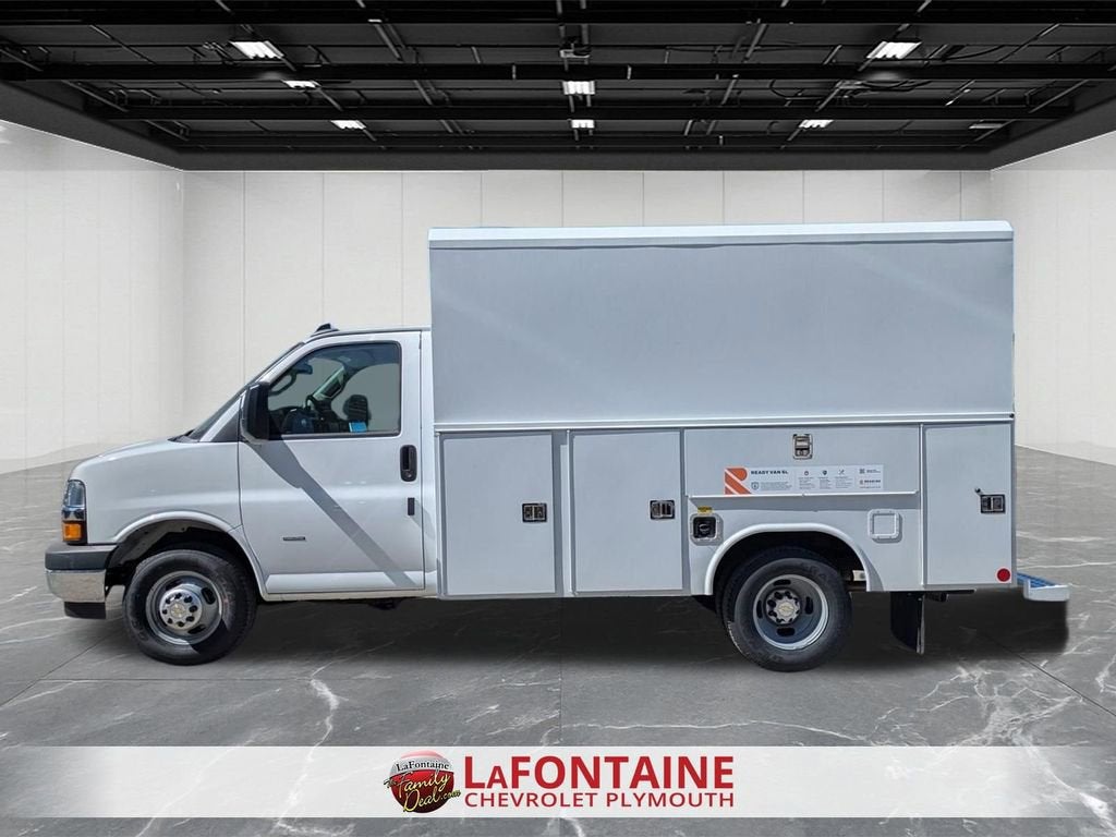 2026 Chevrolet Express Cutaway 3500 1WT