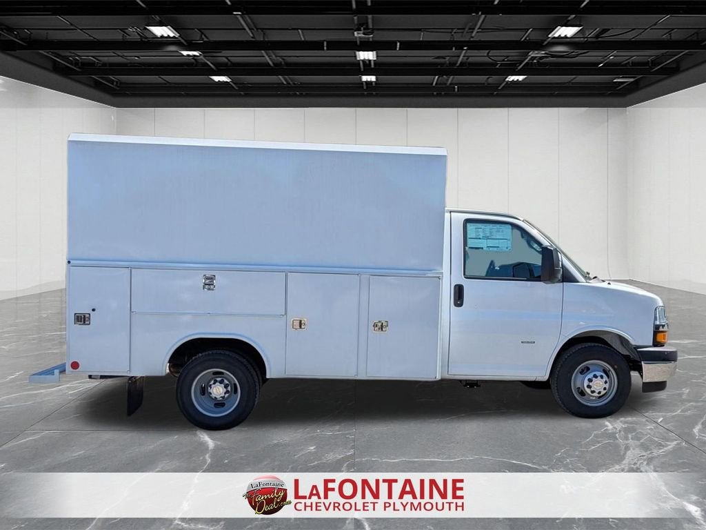 2026 Chevrolet Express Cutaway 3500 1WT