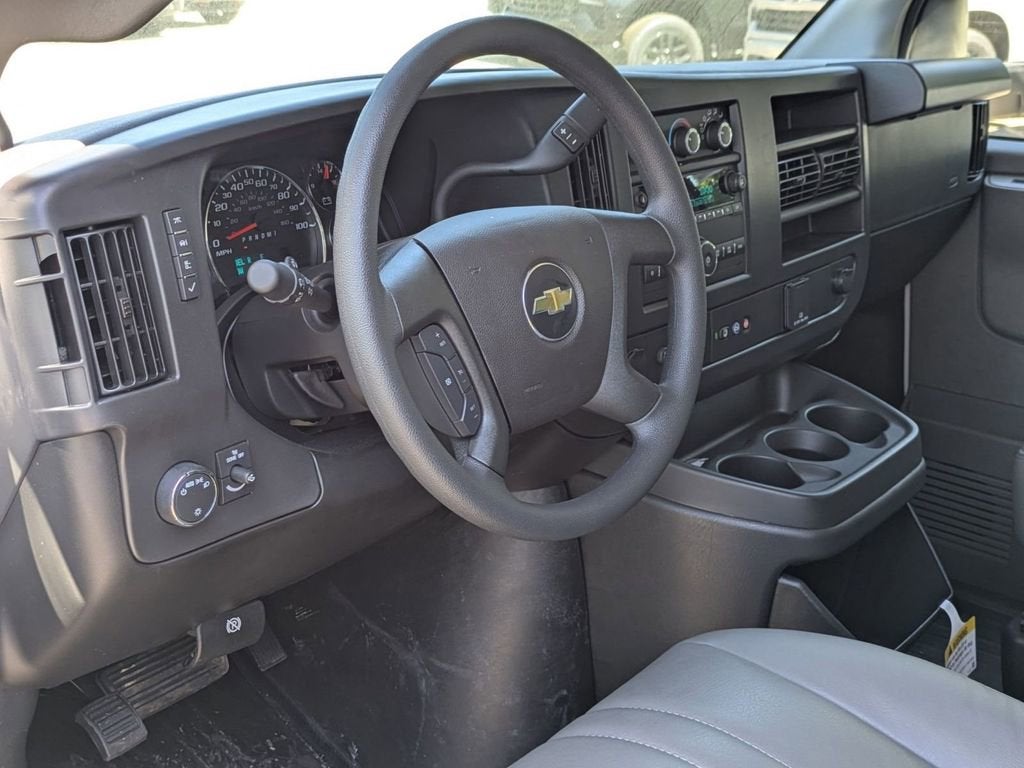 2026 Chevrolet Express Cutaway 3500 1WT