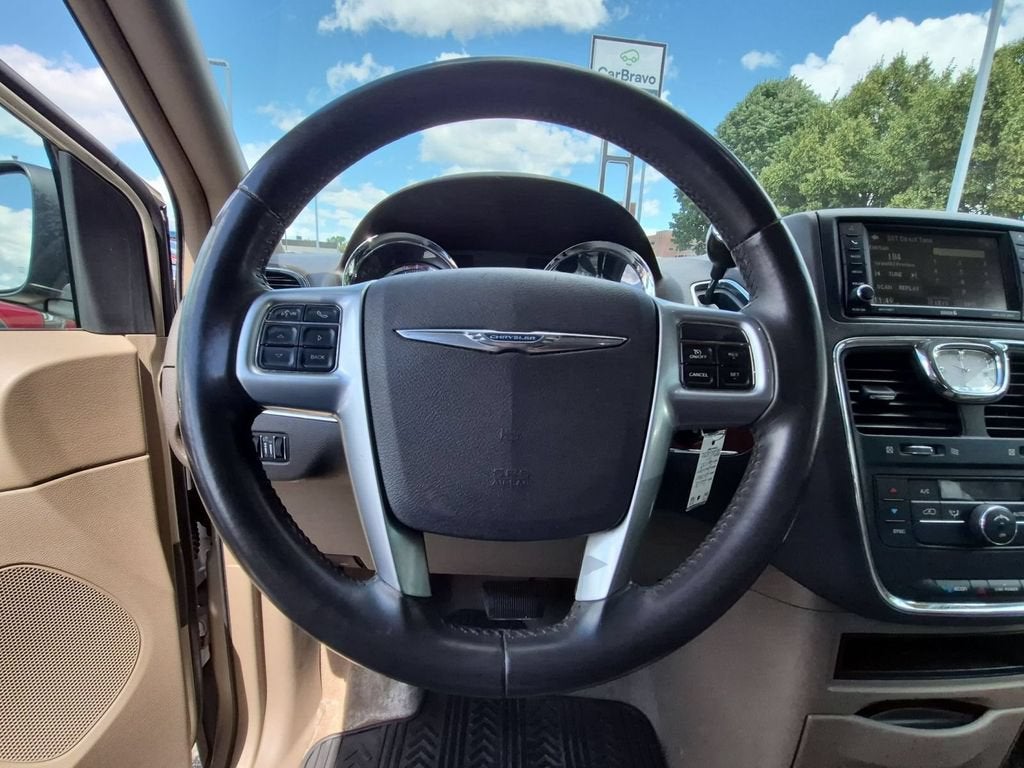 2013 Chrysler Town & Country Touring