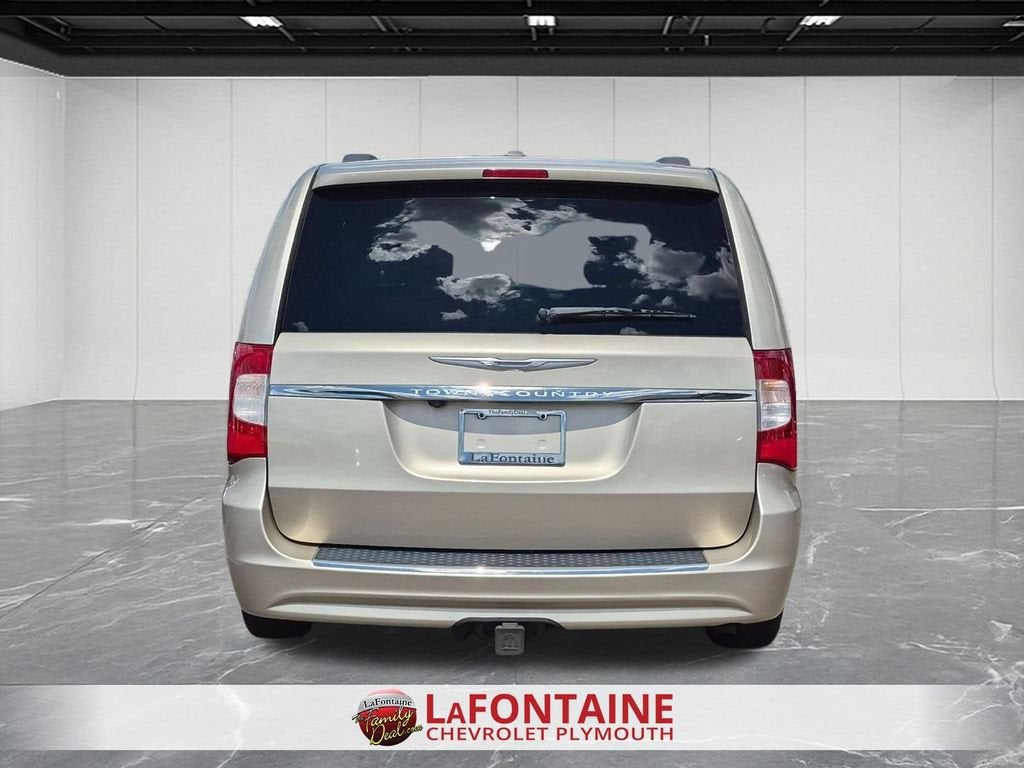 2013 Chrysler Town & Country Touring