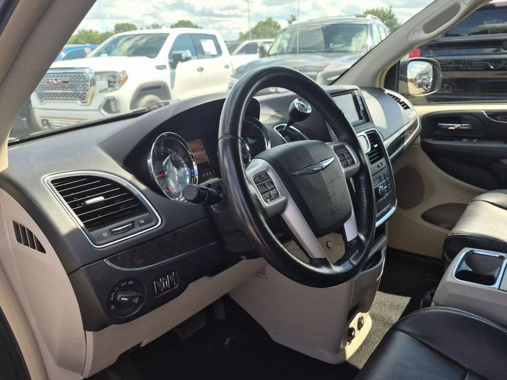 2015 Chrysler Town & Country Touring