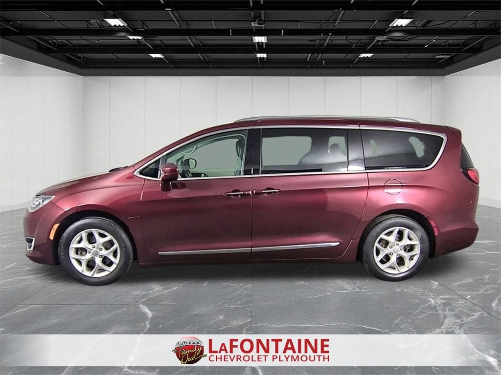 2017 Chrysler Pacifica Touring-L Plus
