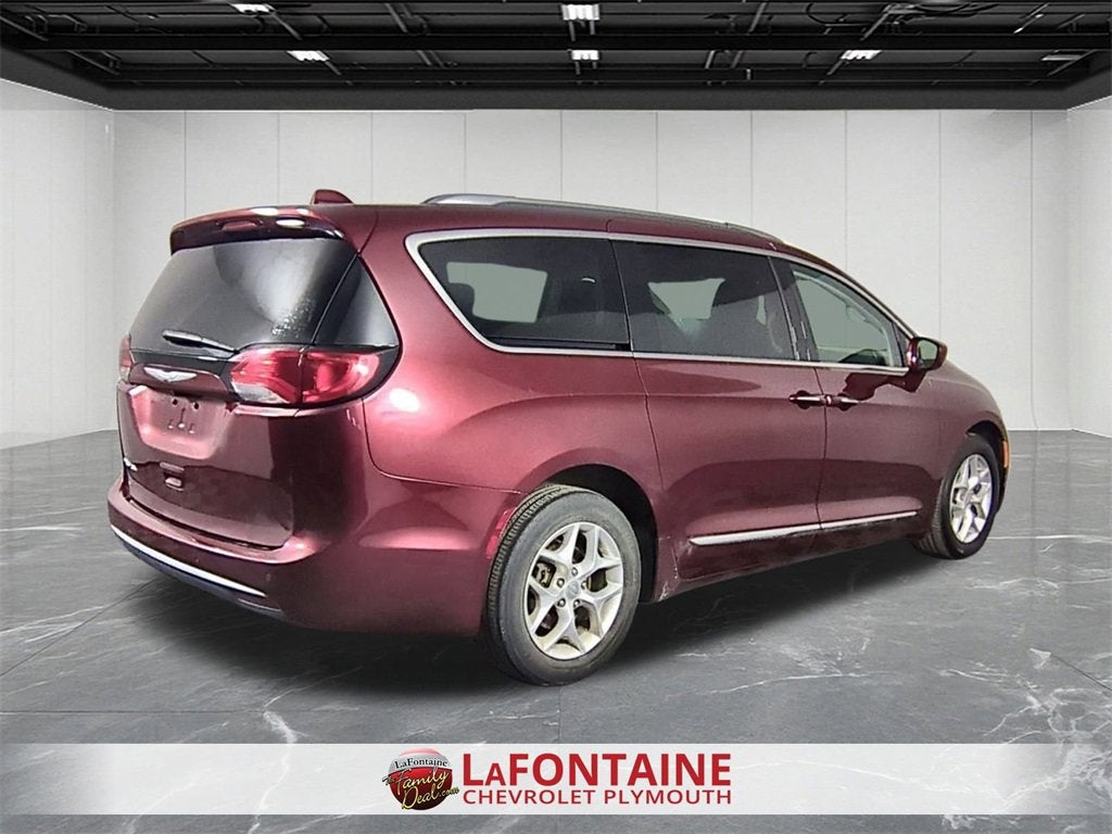2017 Chrysler Pacifica Touring-L Plus
