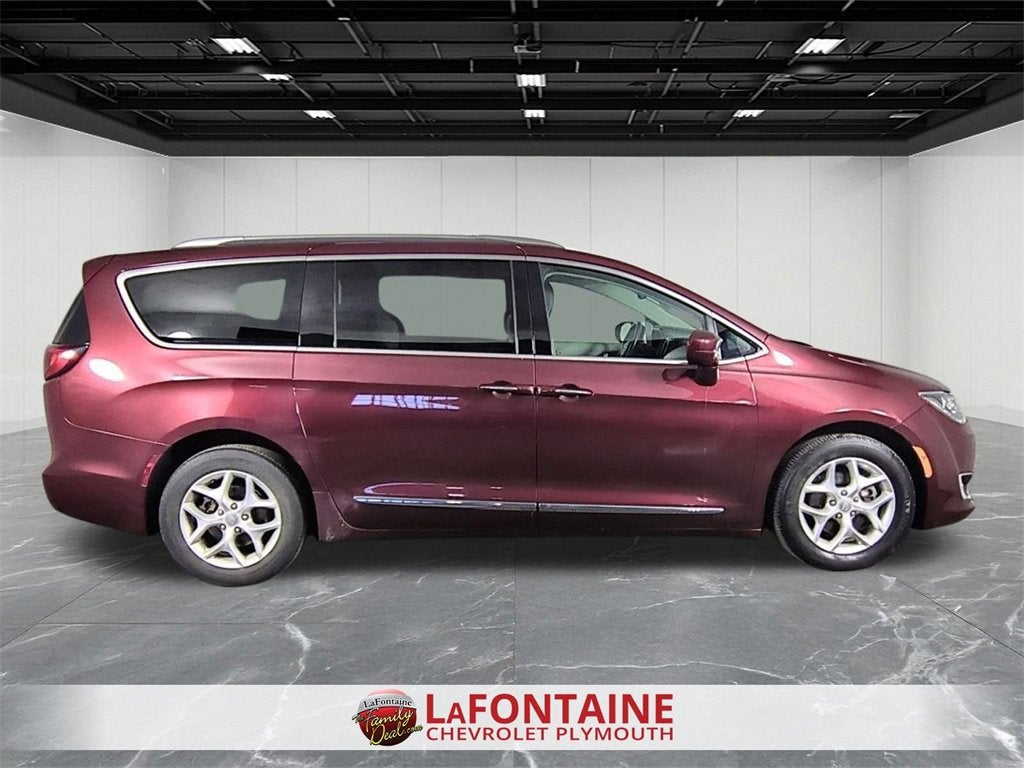 2017 Chrysler Pacifica Touring-L Plus