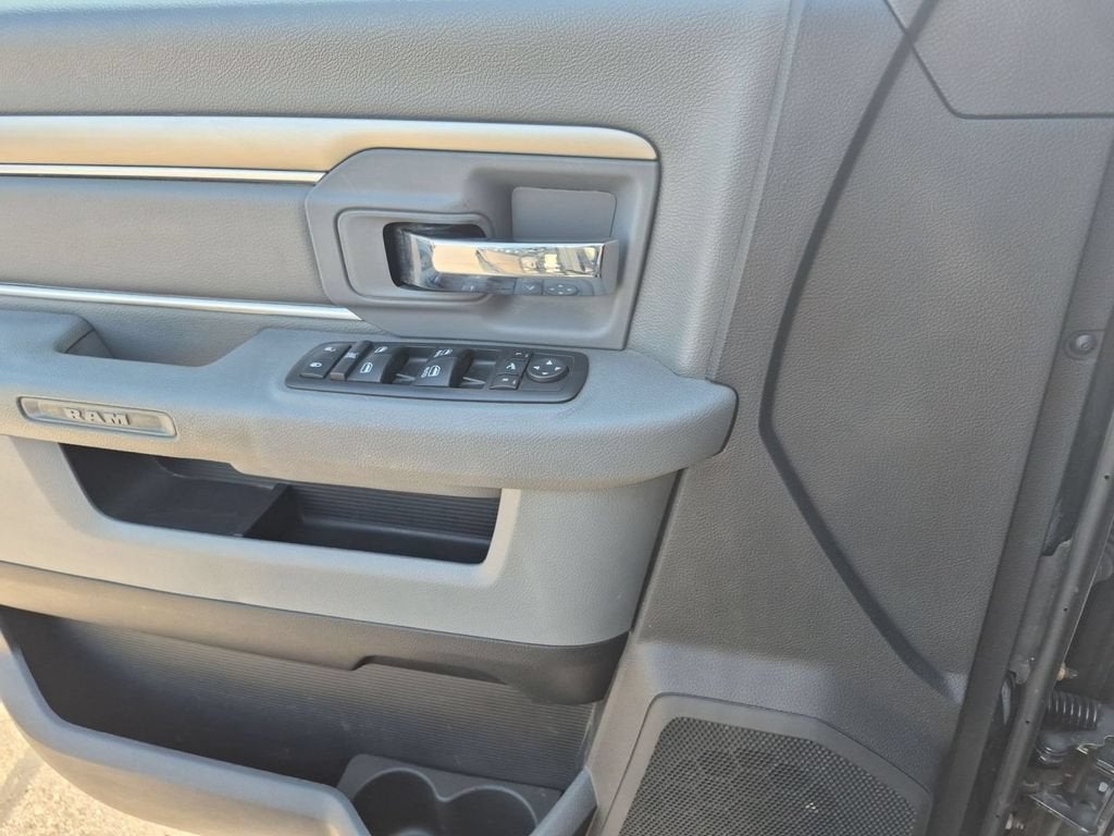 2018 RAM 1500 Big Horn Crew Cab 4x4 5'7" Box