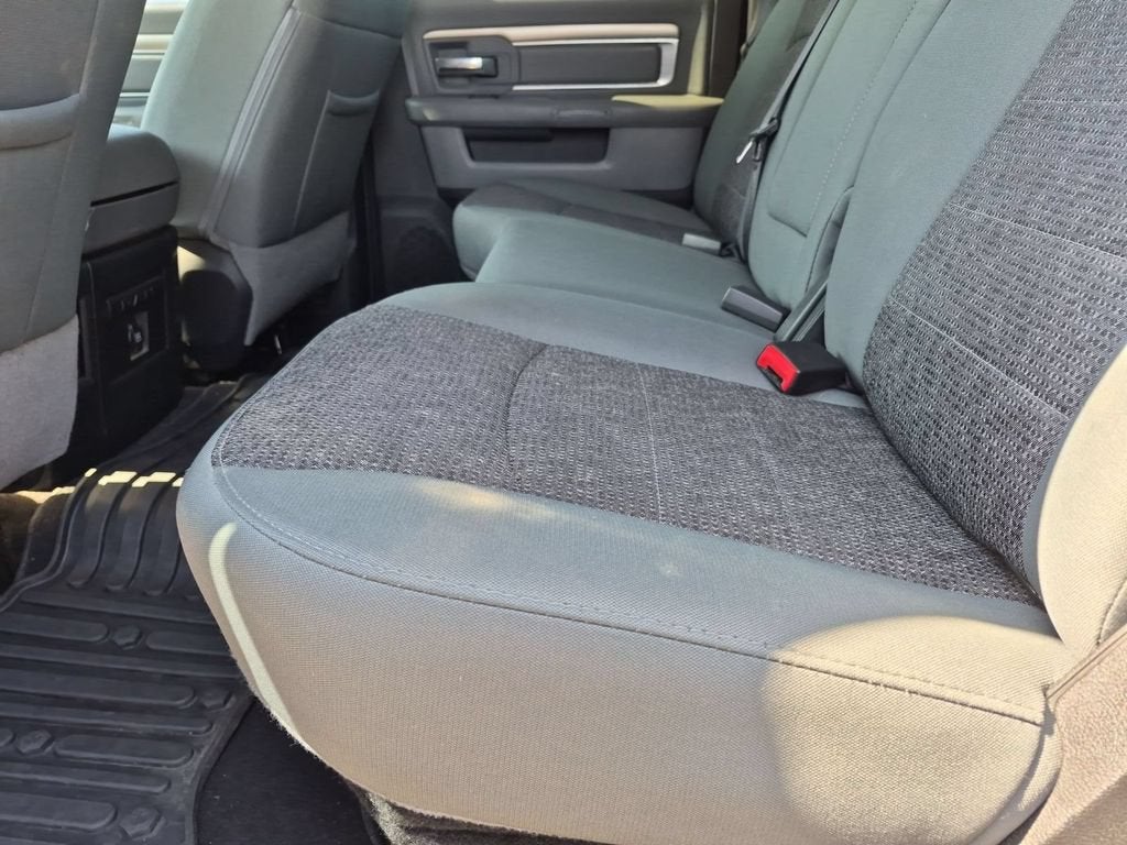 2018 RAM 1500 Big Horn Crew Cab 4x4 5'7" Box