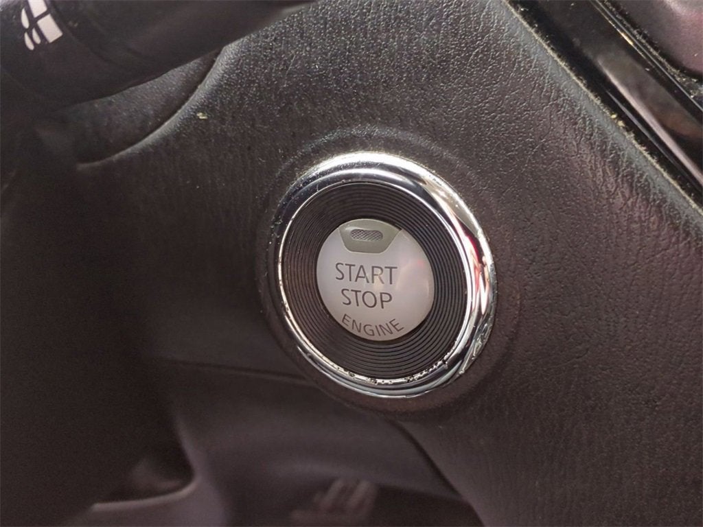 2018 Nissan Pathfinder SV