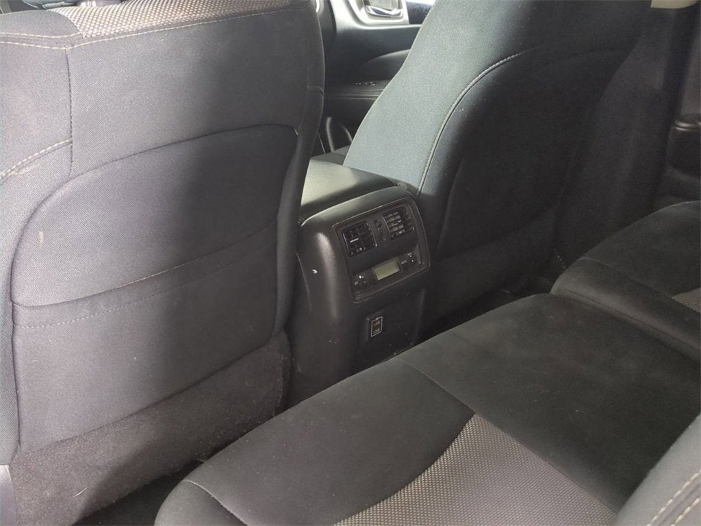 2018 Nissan Pathfinder SV