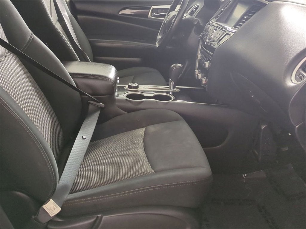 2018 Nissan Pathfinder SV